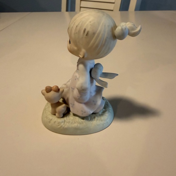 Precious Moments 'Walk In The Sonshine' Figurine - Picture 3 of 4